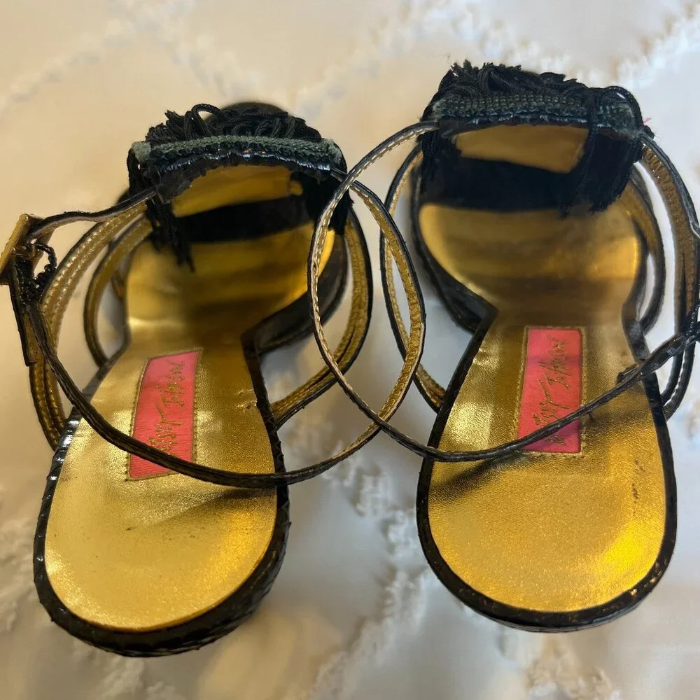 Betsy Johnson Vero Cuoio Soles Black & Gold Fringed Strappy Heels SIZE 6.5 M - Picture 5 of 12